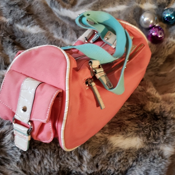 Guess Hand Bag Med 'Duffle' Pink&Blue - Picture 2 of 8